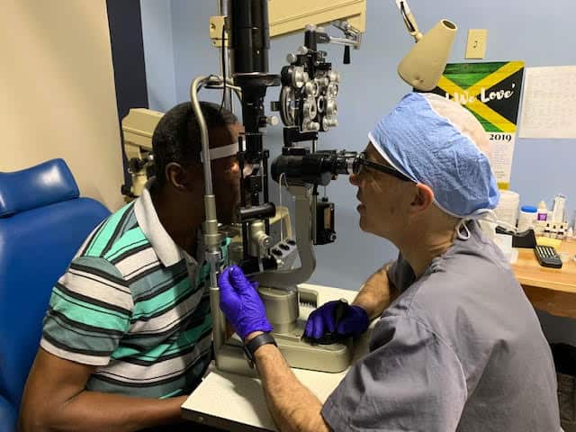 Dr_Derick_examines _glaucoma_patient
